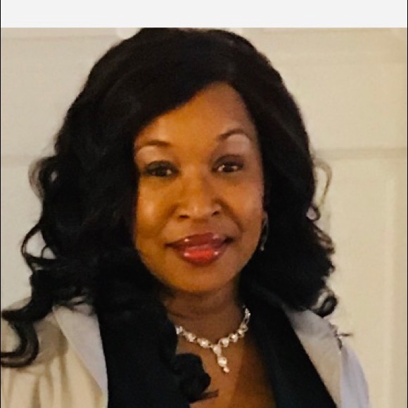 Meet your Posher, Theshia - Picture 1 of 1